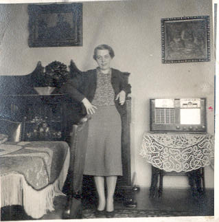 My Mother Ethel Hacker 1940.jpg (21550 bytes)